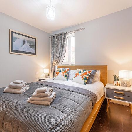City Centre Flat: Accessible Family Haven with Free Parking Coventry Exterior photo