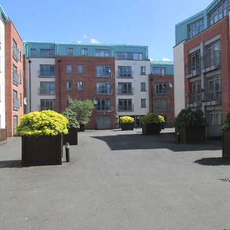 City Centre Flat: Accessible Family Haven with Free Parking Coventry Exterior photo