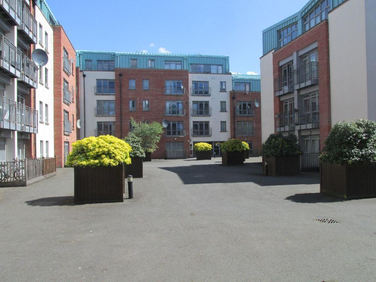 City Centre Flat: Accessible Family Haven with Free Parking Coventry Exterior photo